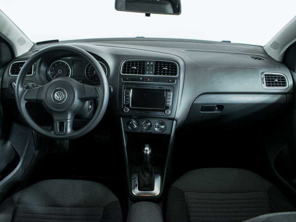 Купить Volkswagen Polo с пробегом. Фото: #11