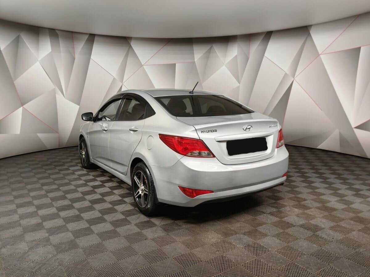 Купить Hyundai Solaris с пробегом. Фото: #3