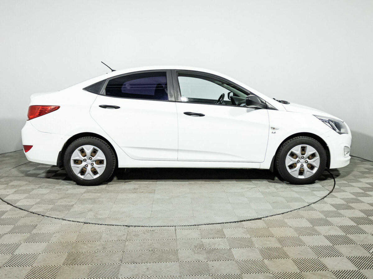 Купить Hyundai Solaris с пробегом. Фото: #3
