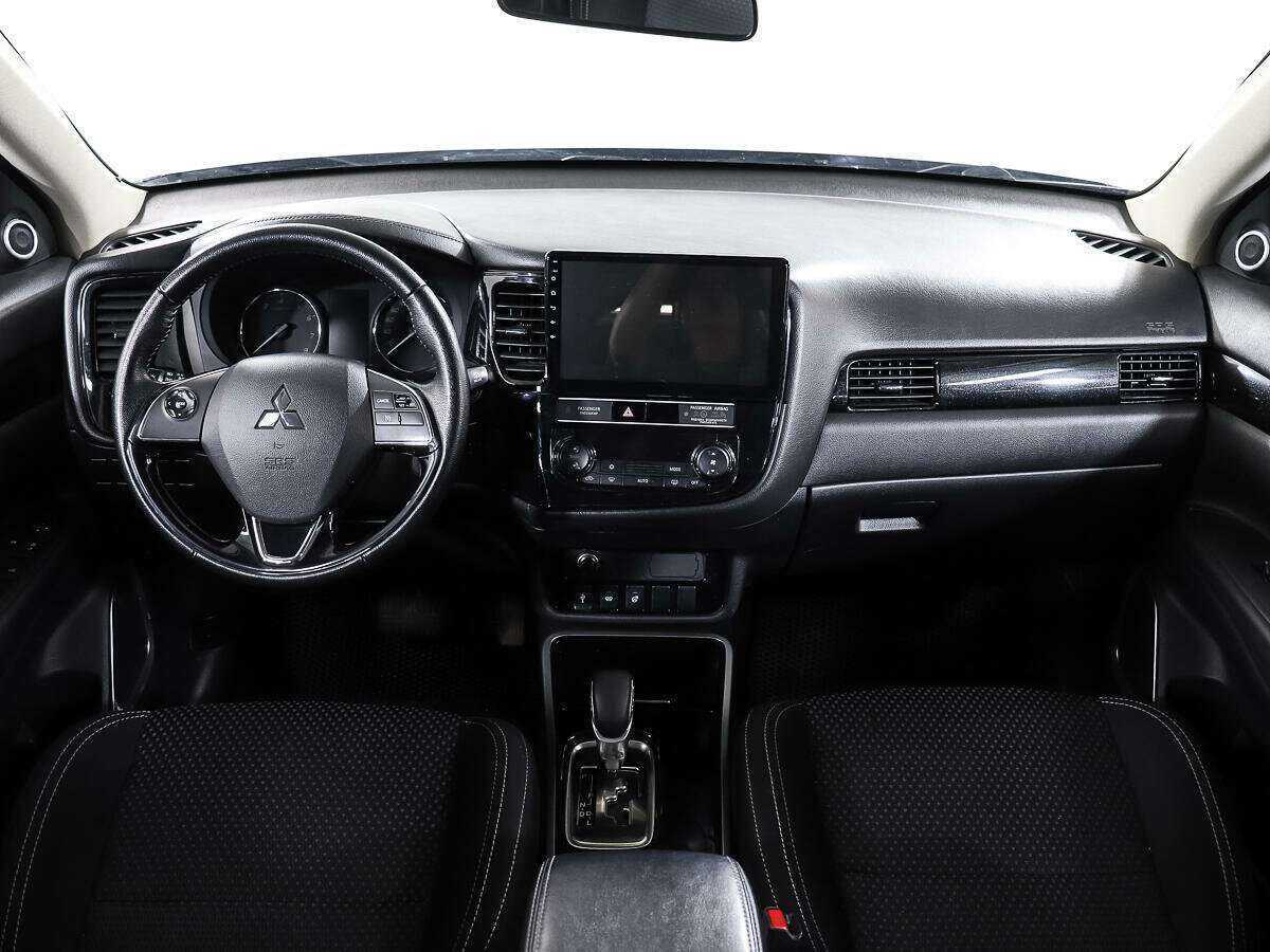 Купить Mitsubishi Outlander с пробегом. Фото: #11