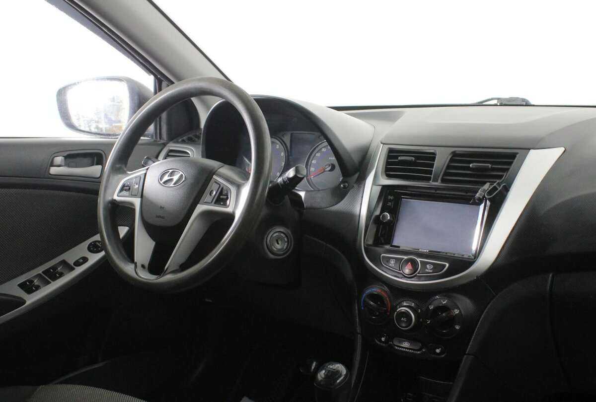 Купить Hyundai Solaris с пробегом. Фото: #8