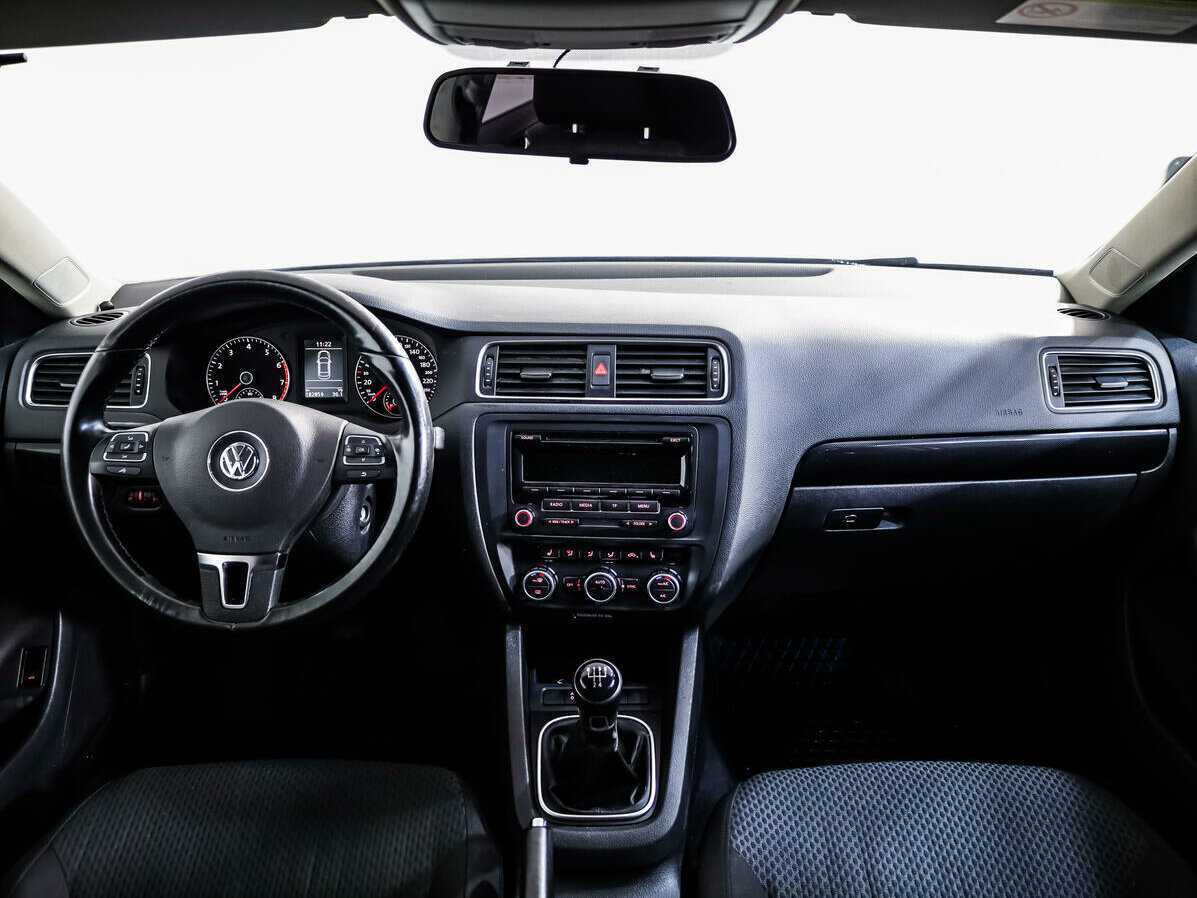Купить Volkswagen Jetta с пробегом. Фото: #8