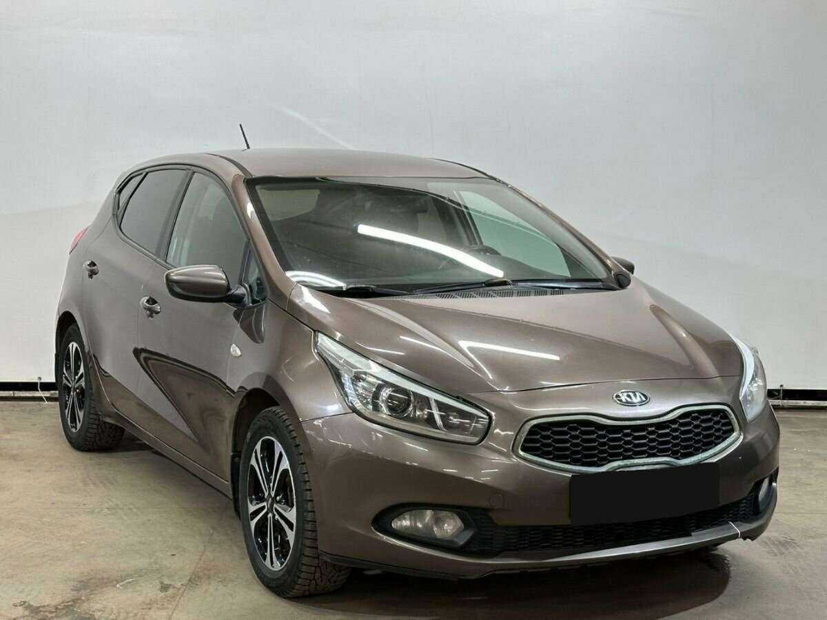 Купить Kia Ceed с пробегом. Фото: #2