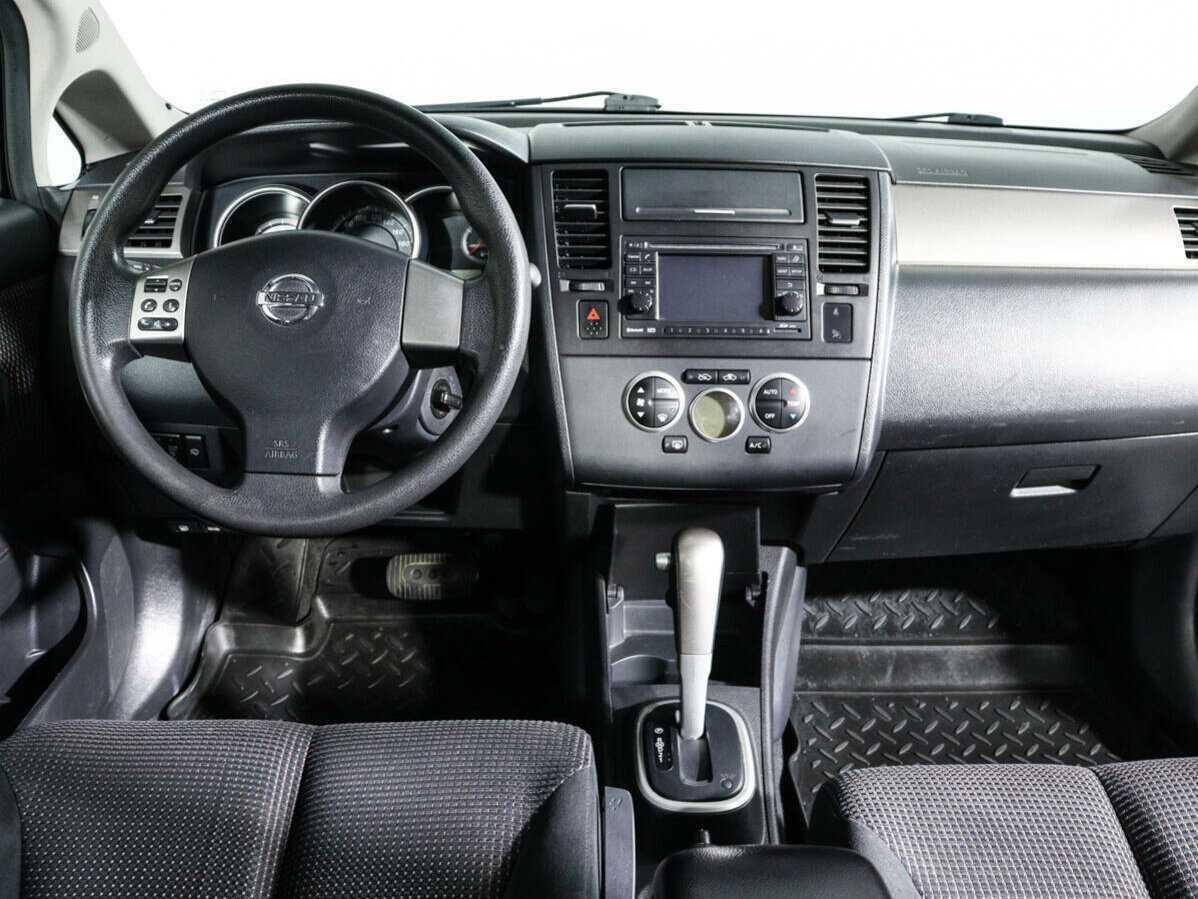 Купить Nissan Tiida с пробегом. Фото: #9