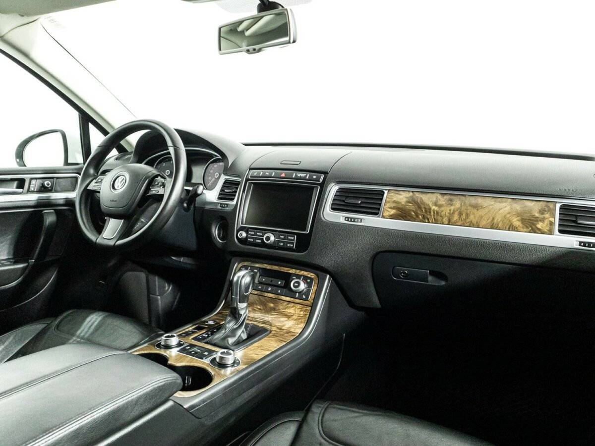 Купить Volkswagen Touareg с пробегом. Фото: #8