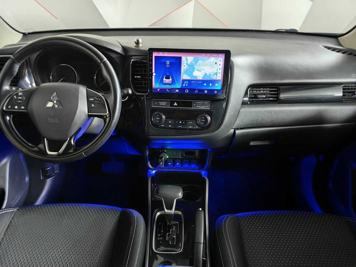 Купить Mitsubishi Outlander с пробегом. Фото: #10