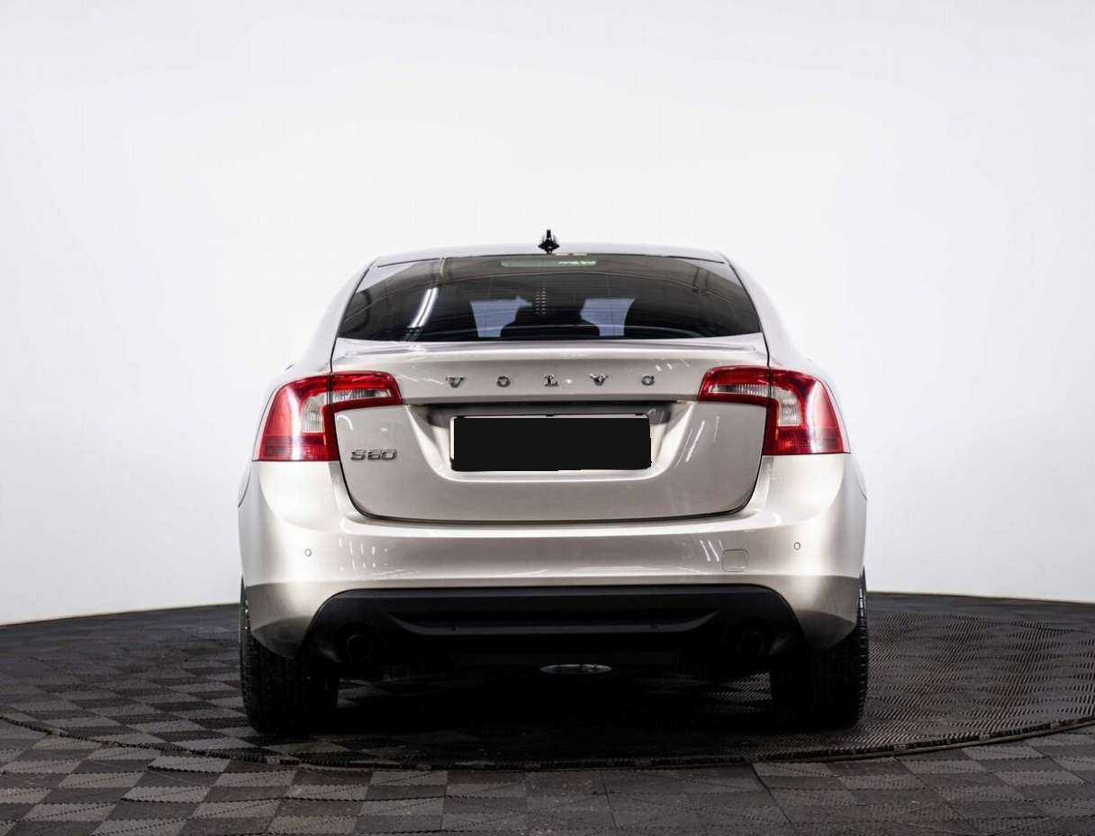Купить Volvo S60 с пробегом. Фото: #4