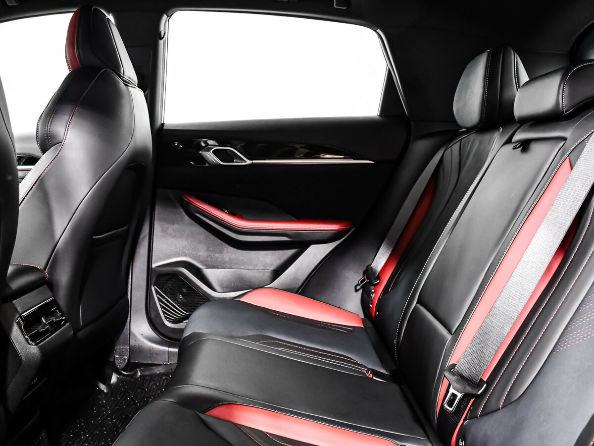 Купить Geely Coolray с пробегом. Фото: #10