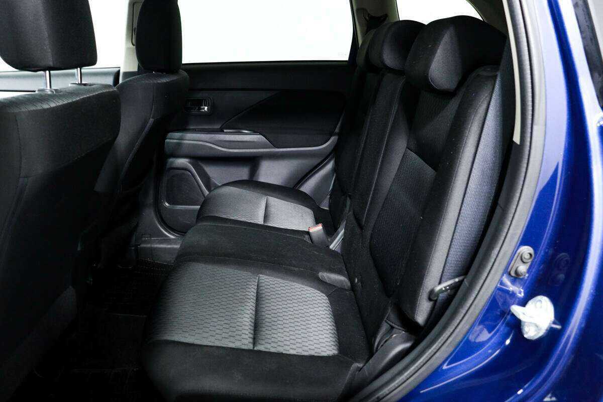 Купить Mitsubishi Outlander с пробегом. Фото: #11