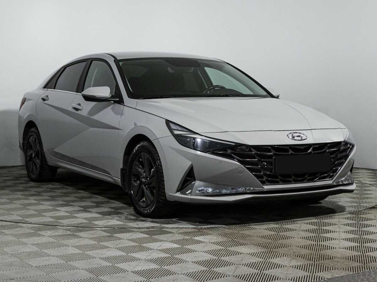 Купить Hyundai Elantra с пробегом. Фото: #2