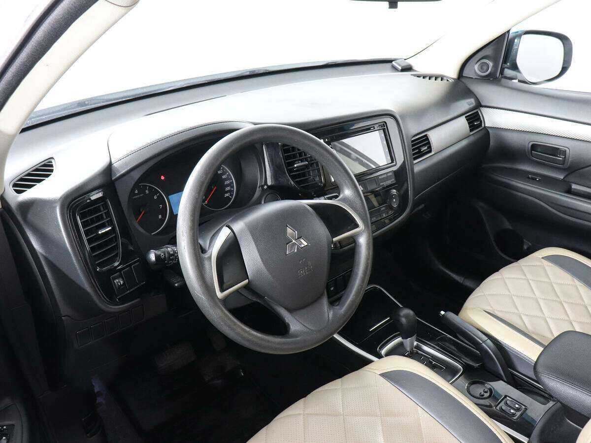 Купить Mitsubishi Outlander с пробегом. Фото: #8