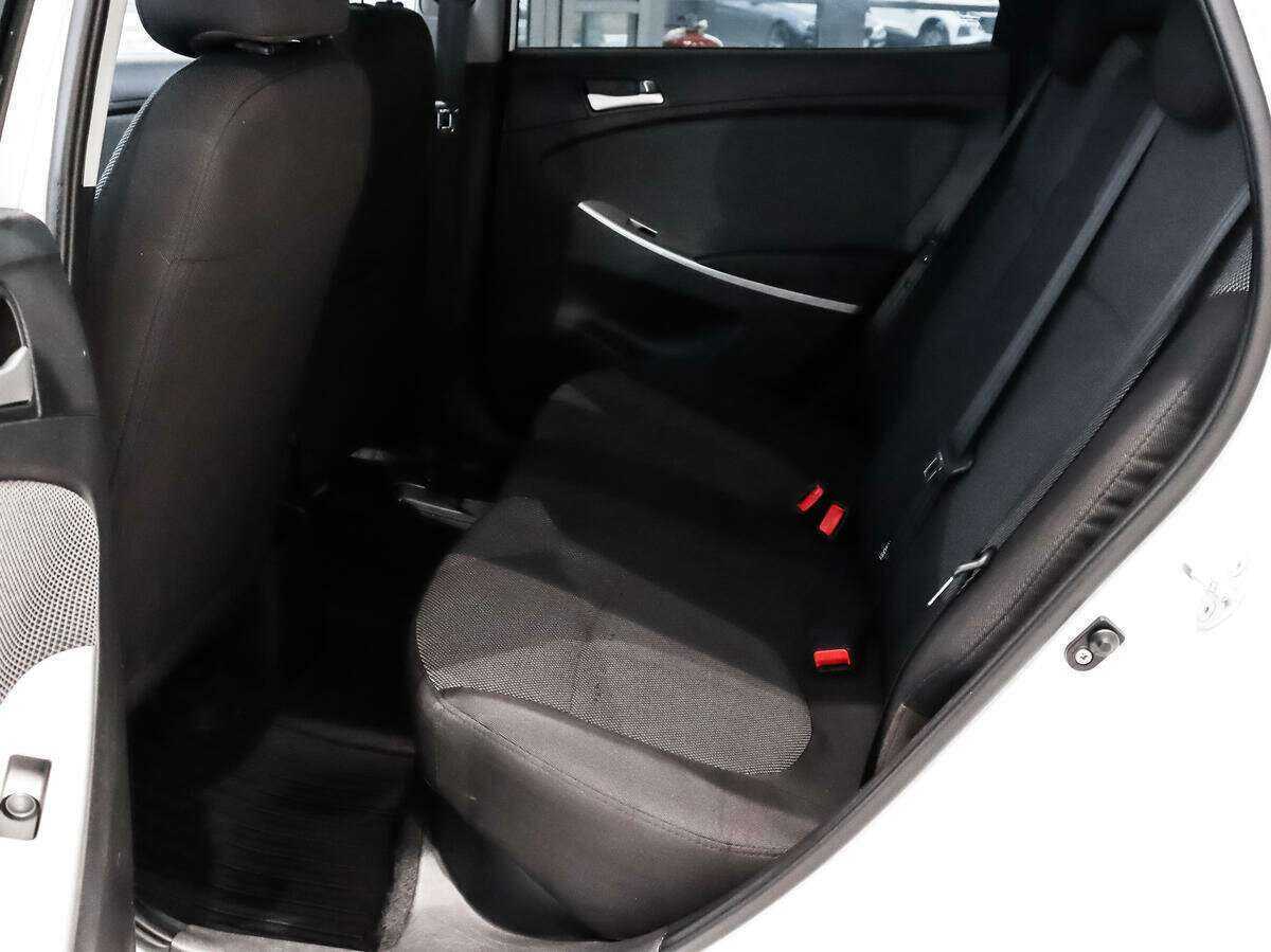 Купить Hyundai Solaris с пробегом. Фото: #9