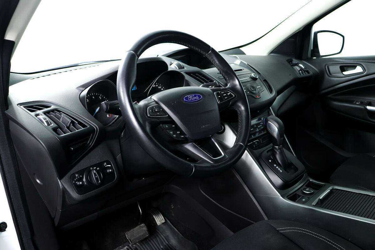 Купить Ford Kuga с пробегом. Фото: #12