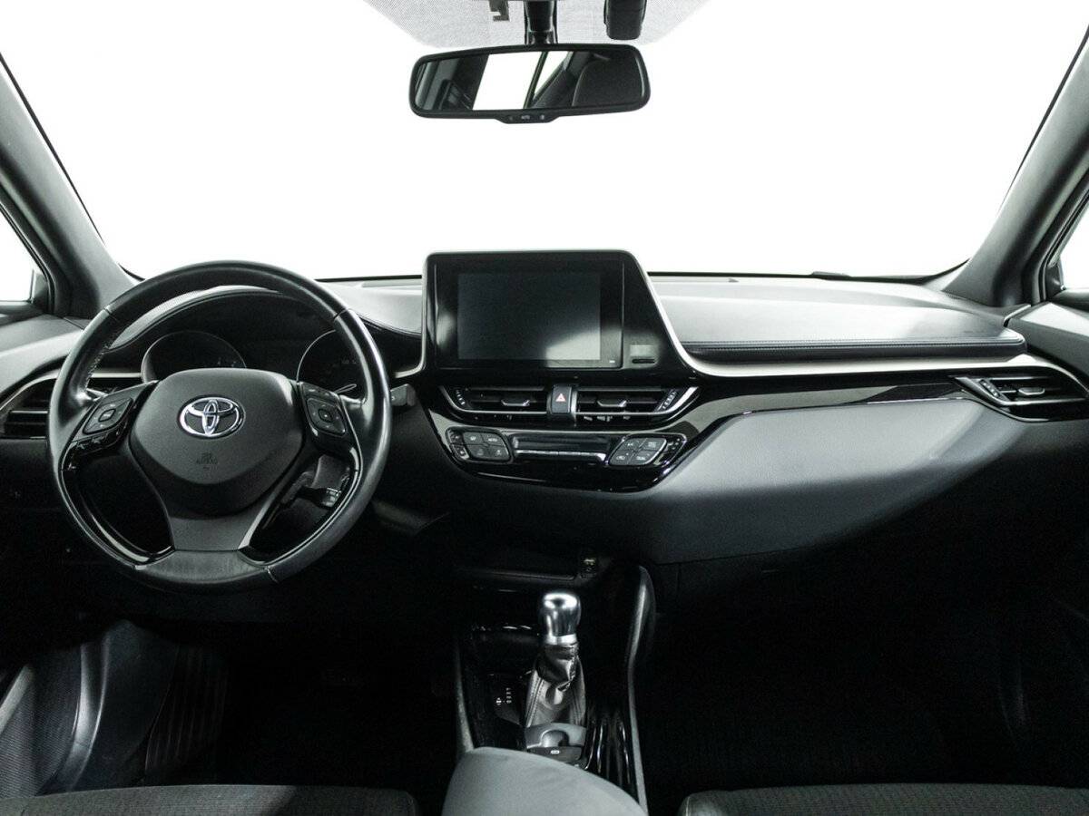 Купить Toyota C-HR с пробегом. Фото: #12