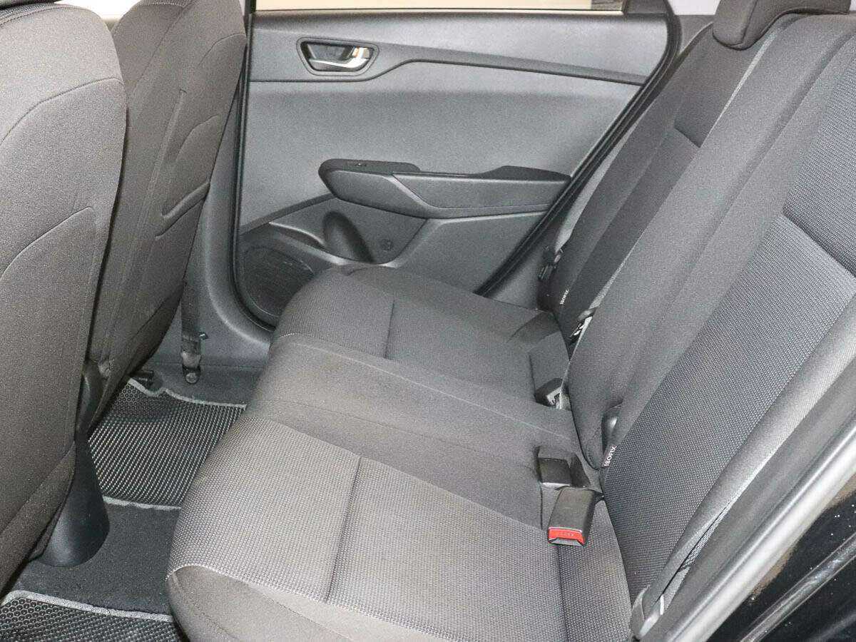 Купить Hyundai Solaris с пробегом. Фото: #8