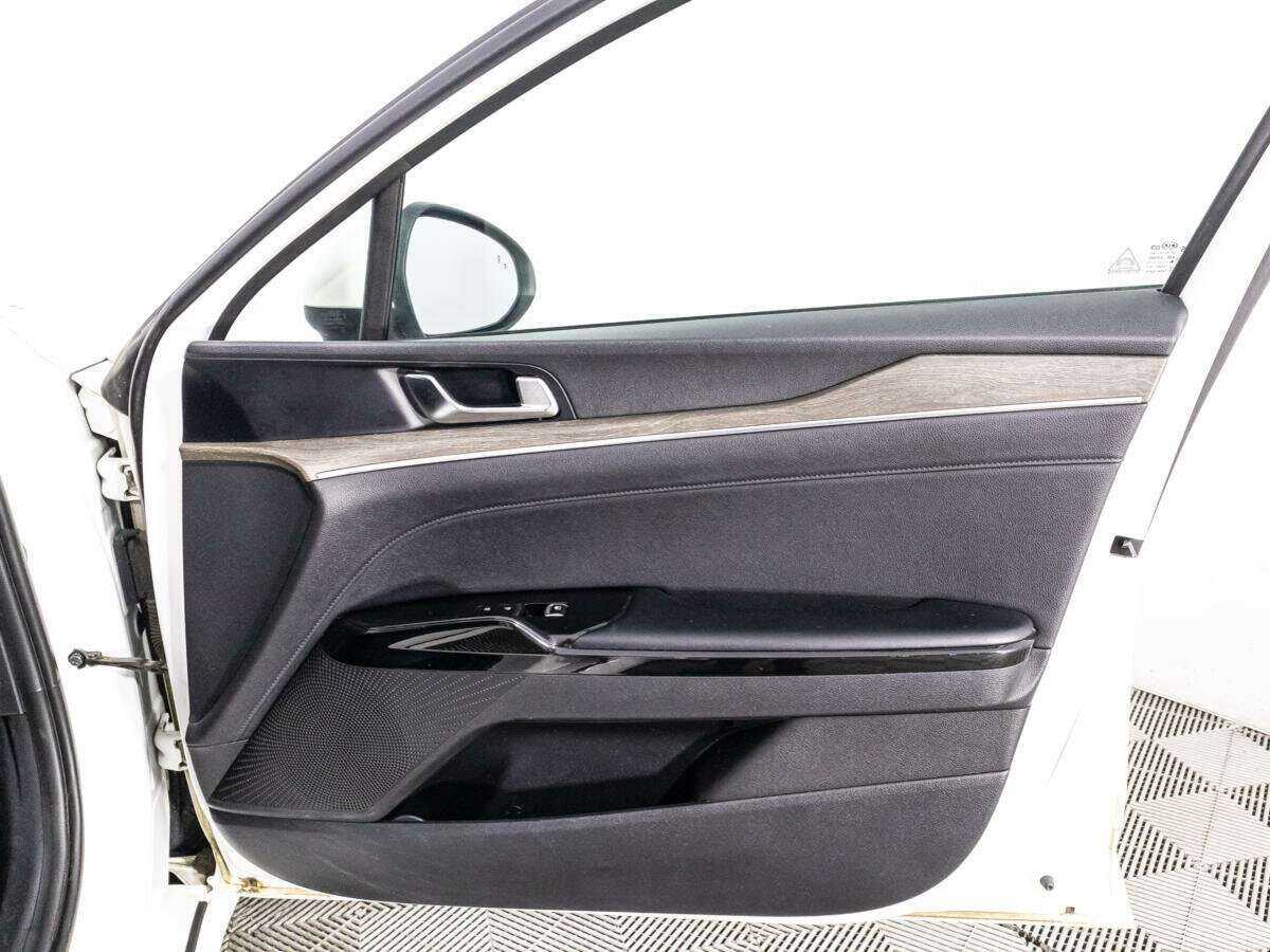 Купить Kia K5 с пробегом. Фото: #26