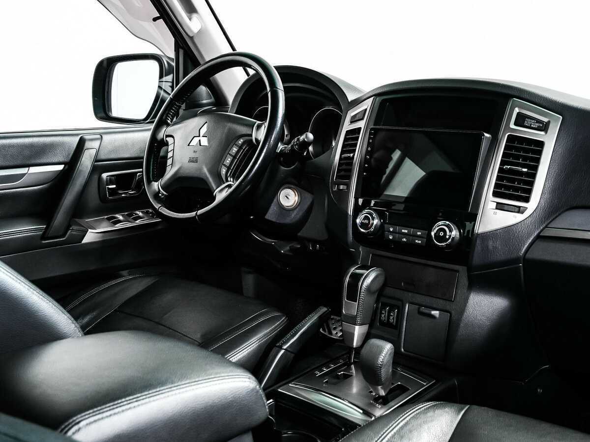 Купить Mitsubishi Pajero с пробегом. Фото: #8