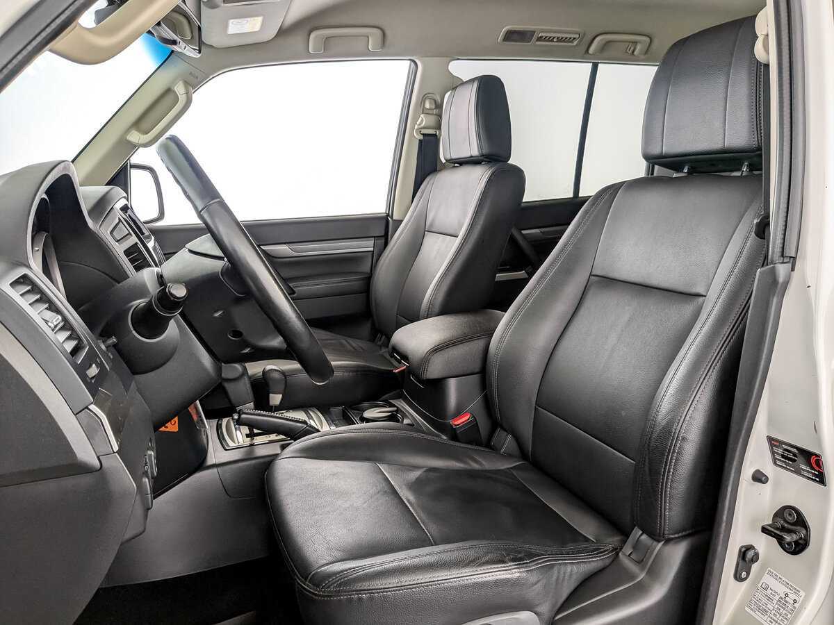 Купить Mitsubishi Pajero с пробегом. Фото: #19