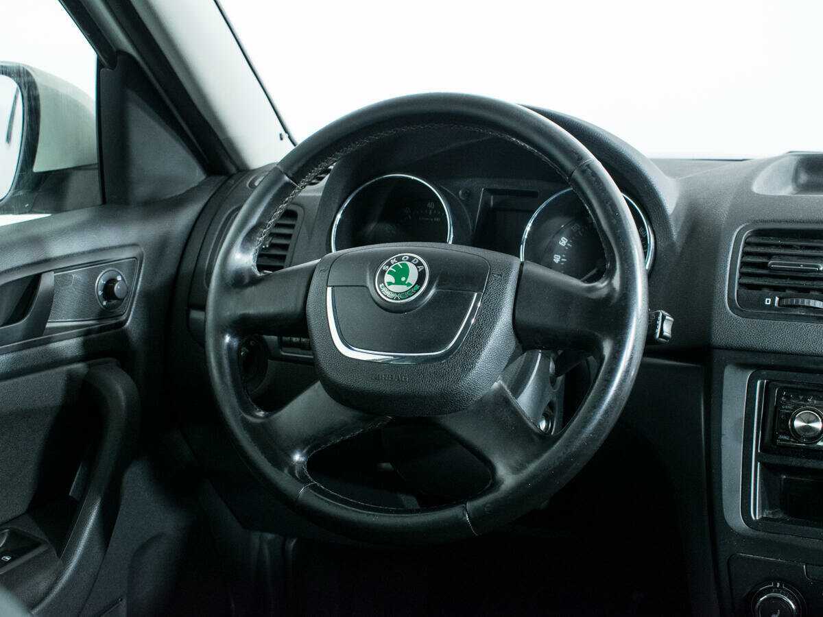 Купить Skoda Yeti с пробегом. Фото: #13