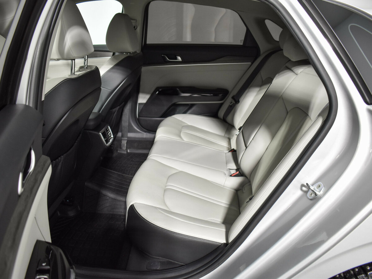 Купить Kia K5 с пробегом. Фото: #10