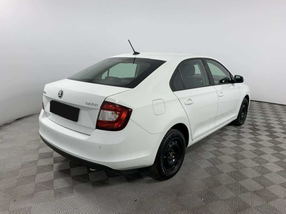 Купить Skoda Rapid с пробегом. Фото: #4