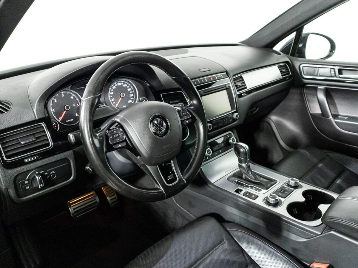 Купить Volkswagen Touareg с пробегом. Фото: #10