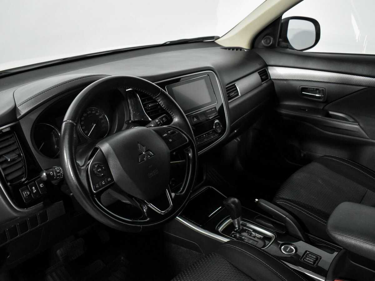 Купить Mitsubishi Outlander с пробегом. Фото: #6