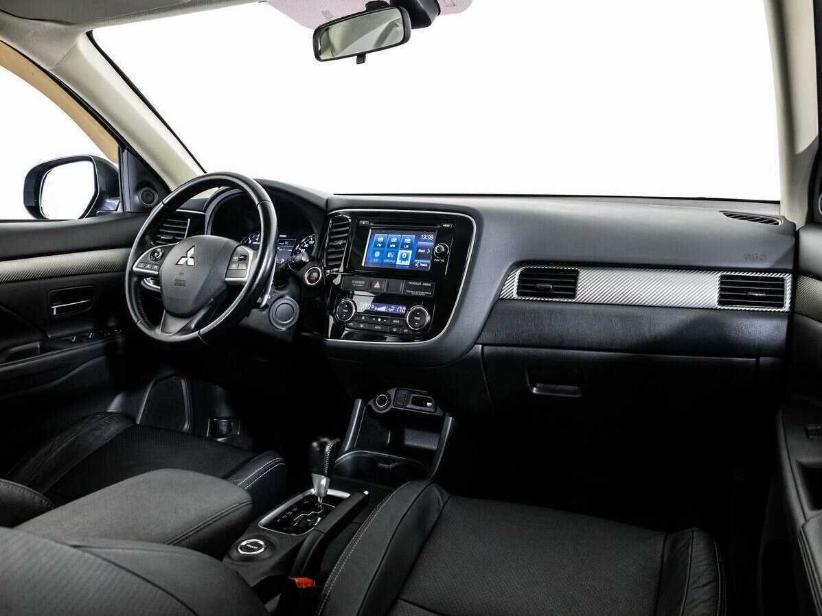 Купить Mitsubishi Outlander с пробегом. Фото: #8