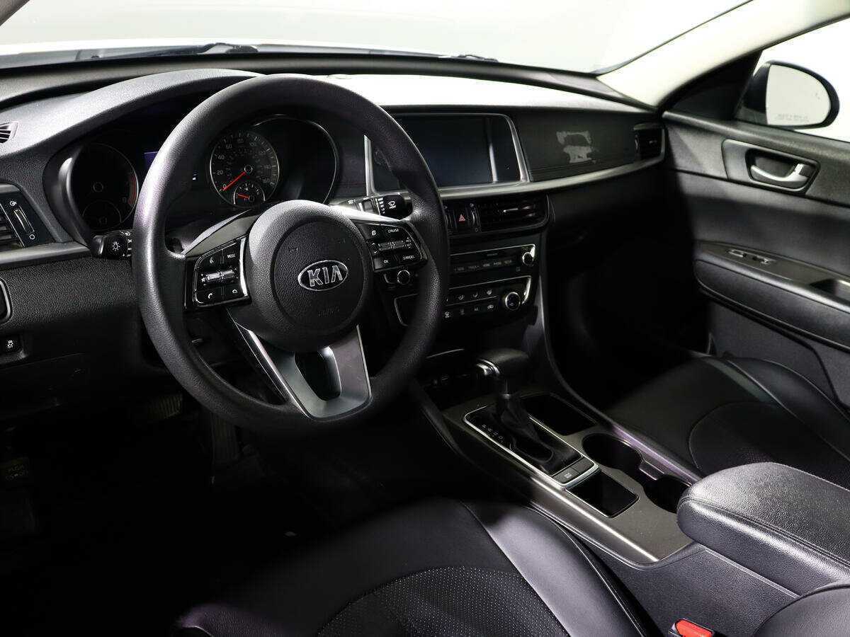 Купить Kia Optima с пробегом. Фото: #10