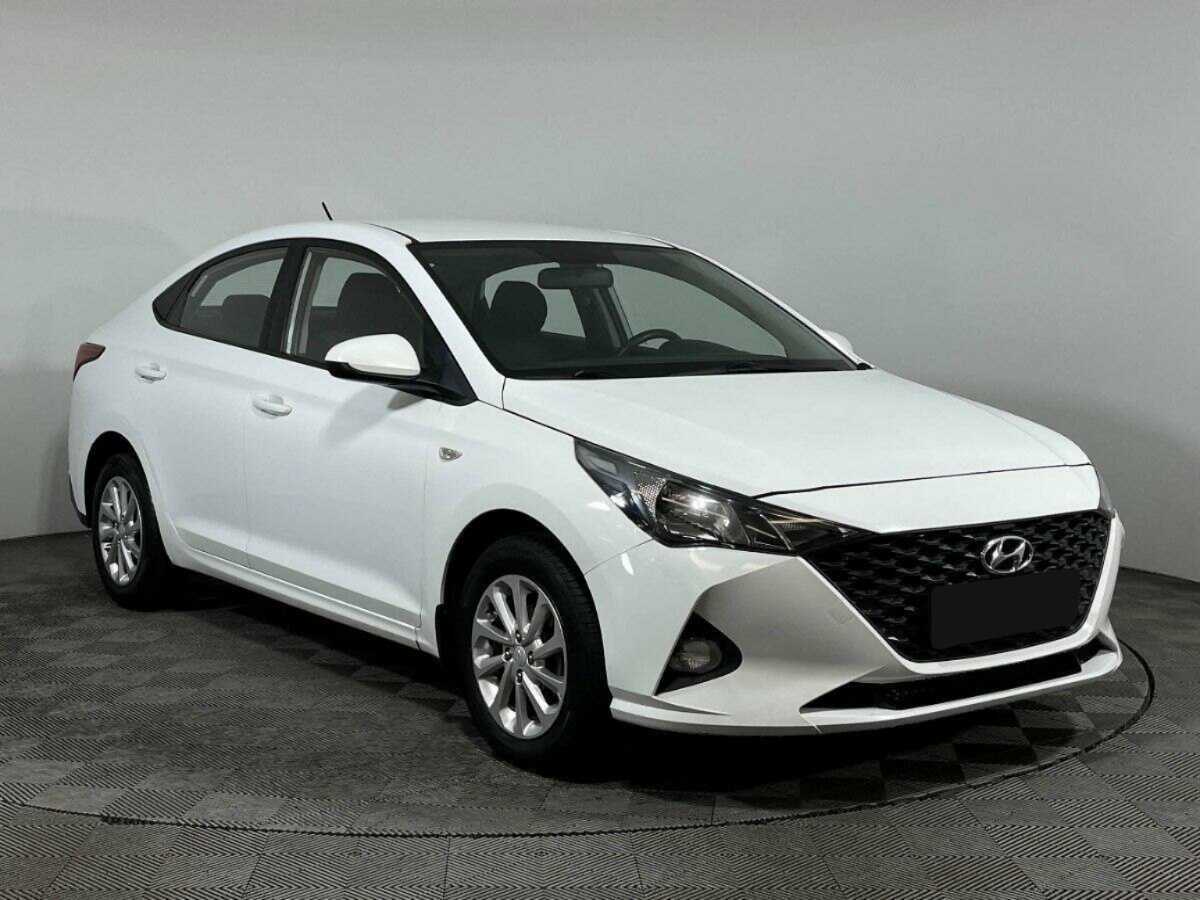 Купить Hyundai Solaris с пробегом. Фото: #2