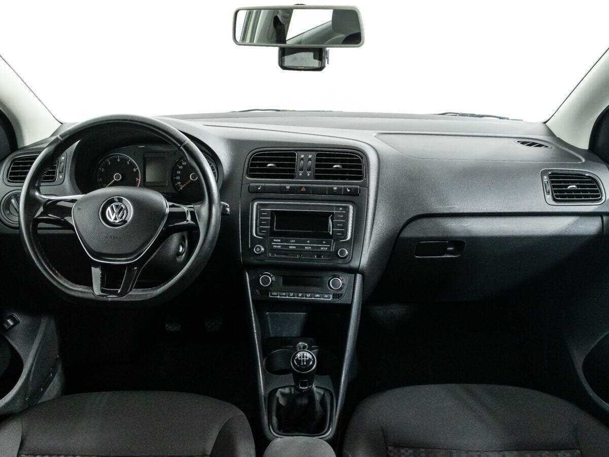 Купить Volkswagen Polo с пробегом. Фото: #11