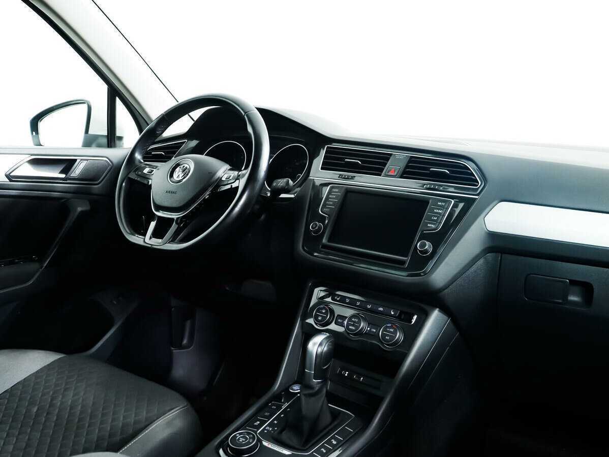Купить Volkswagen Tiguan с пробегом. Фото: #8
