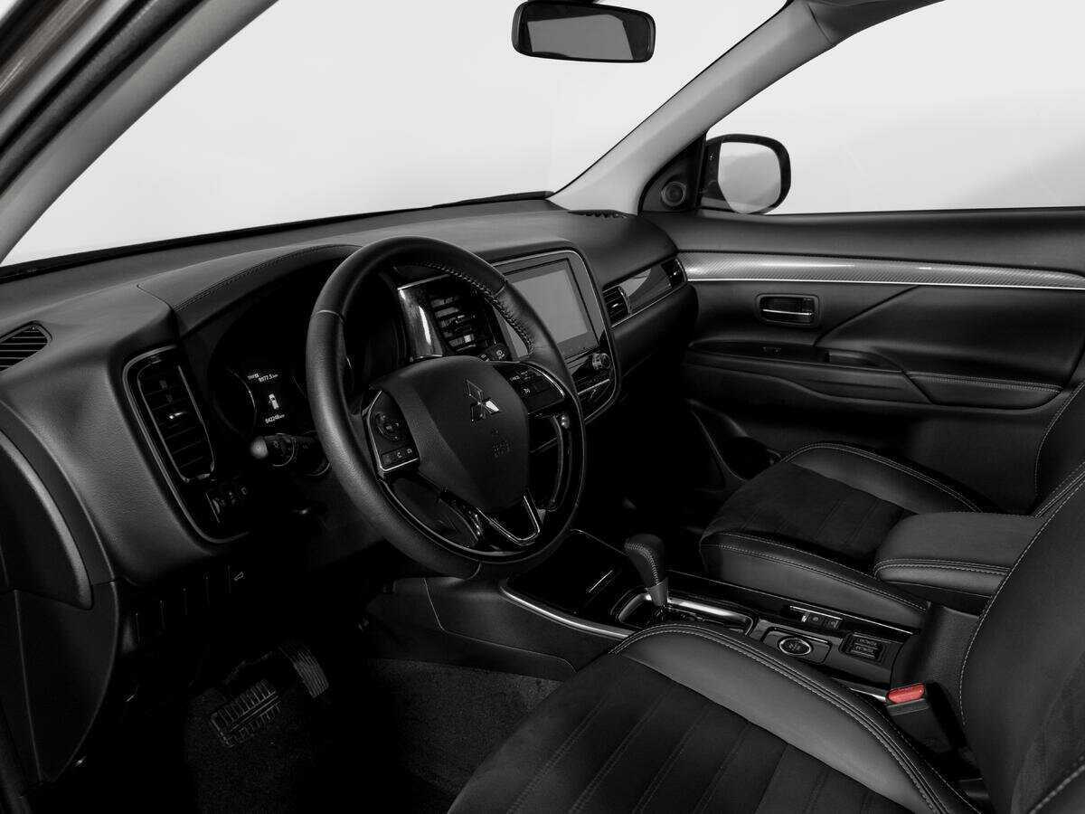 Купить Mitsubishi Outlander с пробегом. Фото: #14