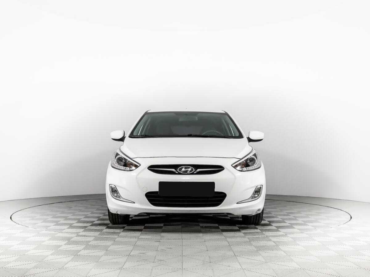 Купить Hyundai Solaris с пробегом. Фото: #1