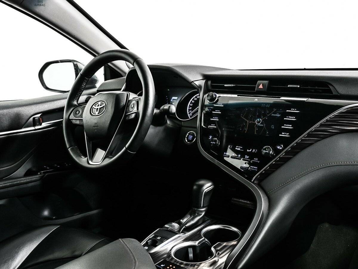 Купить Toyota Camry с пробегом. Фото: #8