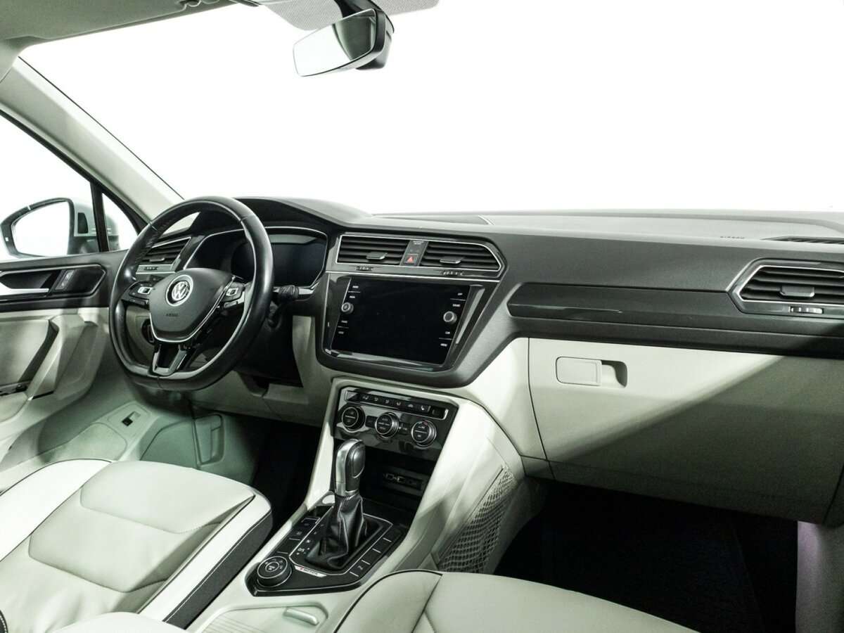 Купить Volkswagen Tiguan с пробегом. Фото: #8