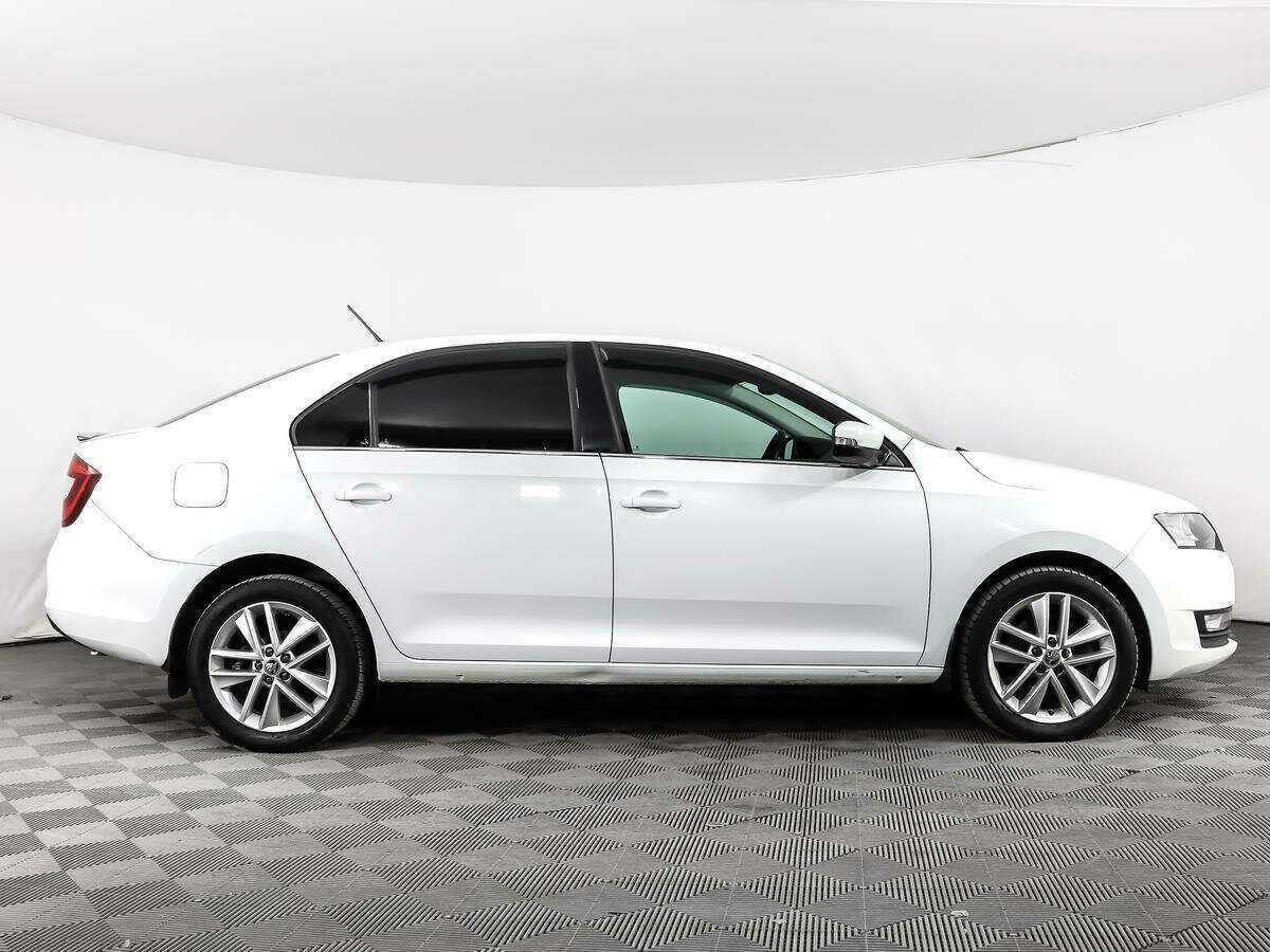 Купить Skoda Rapid с пробегом. Фото: #2