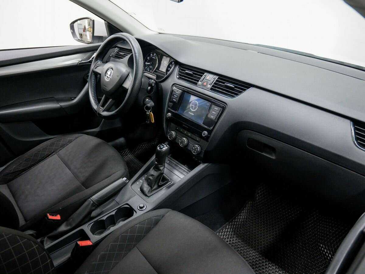 Купить Skoda Octavia с пробегом. Фото: #6
