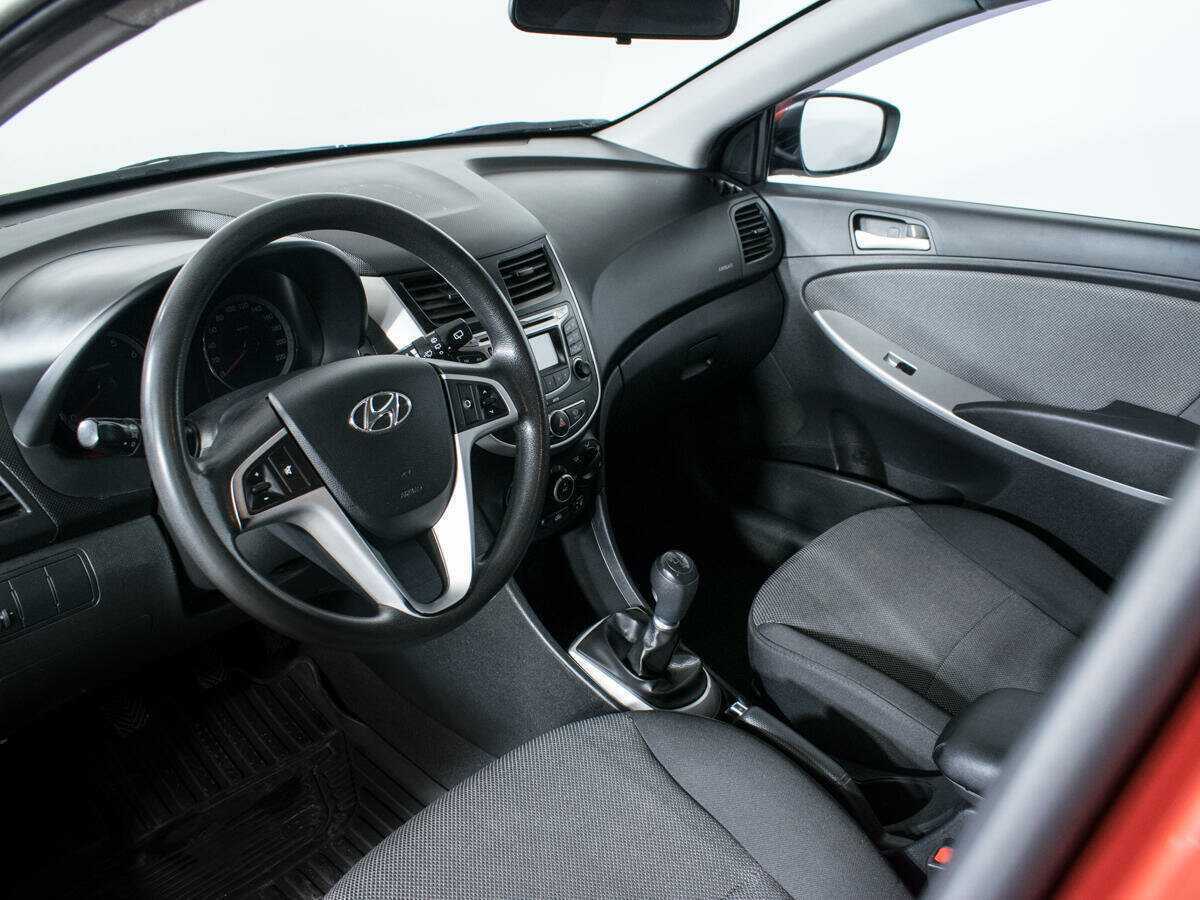 Купить Hyundai Solaris с пробегом. Фото: #12