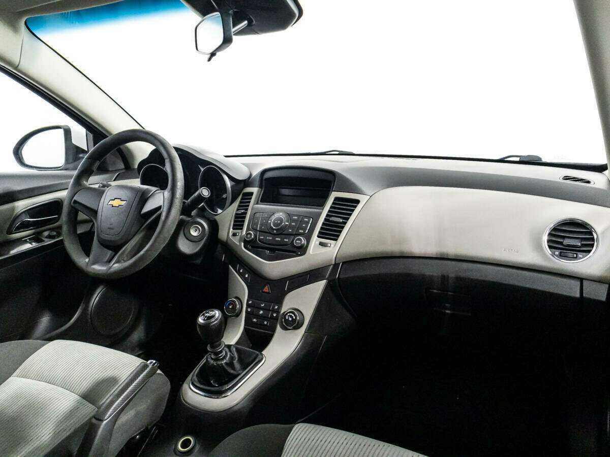 Купить Chevrolet Cruze с пробегом. Фото: #8