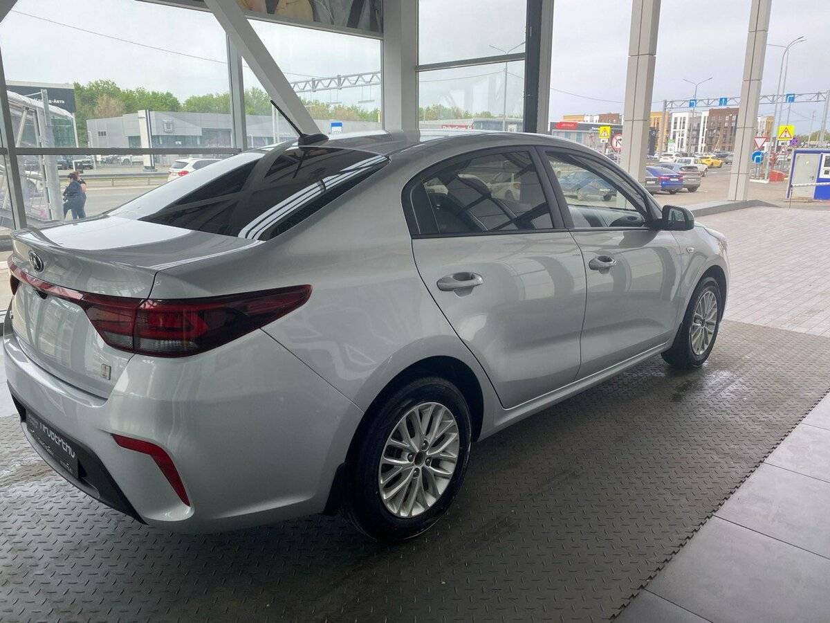 Купить Kia Rio с пробегом. Фото: #4
