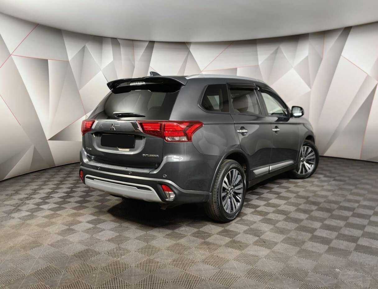 Купить Mitsubishi Outlander с пробегом. Фото: #1