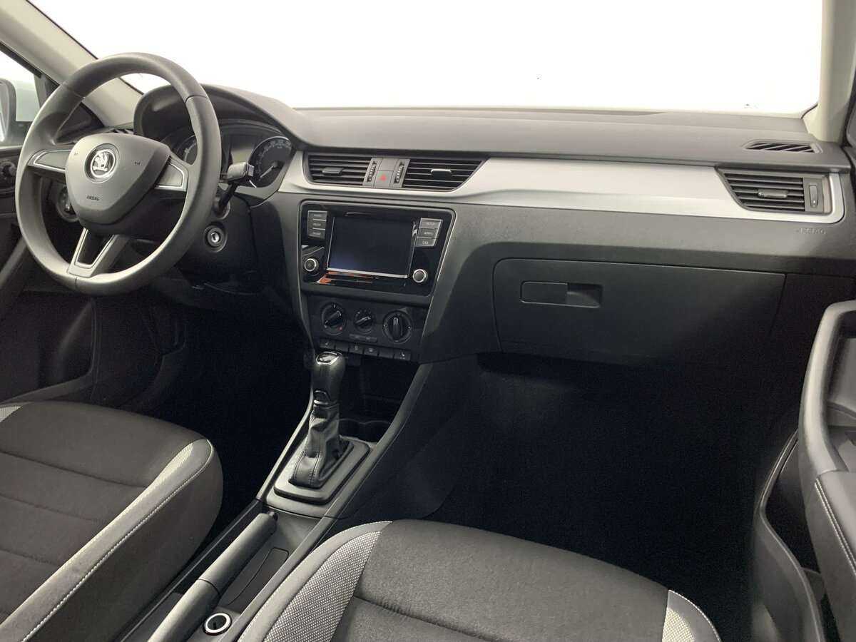 Купить Skoda Rapid с пробегом. Фото: #8
