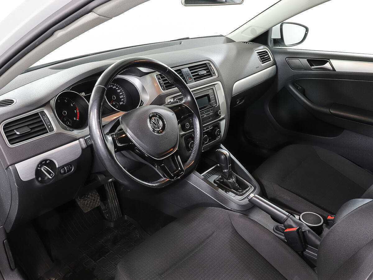 Купить Volkswagen Jetta с пробегом. Фото: #12