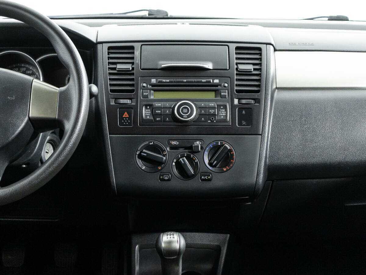 Купить Nissan Tiida с пробегом. Фото: #13