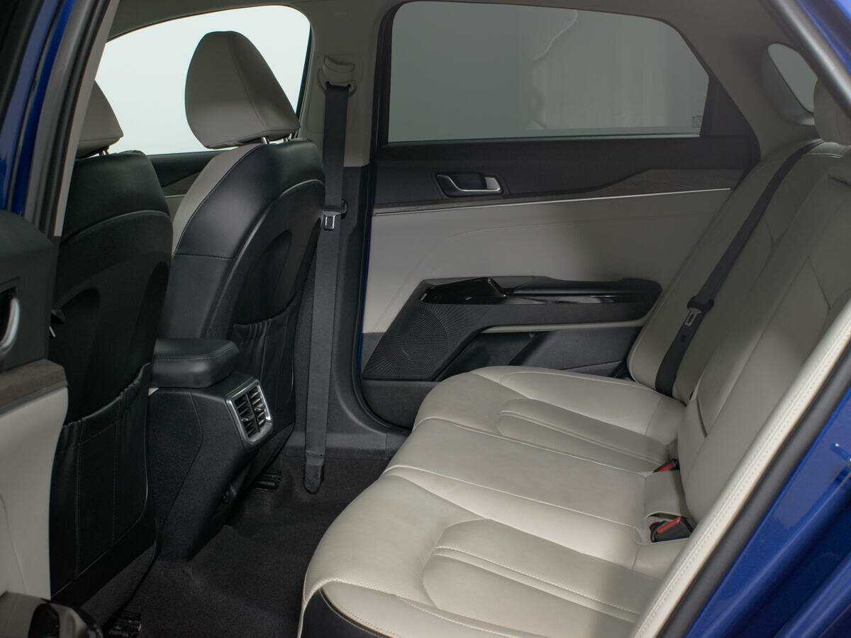 Купить Kia K5 с пробегом. Фото: #13