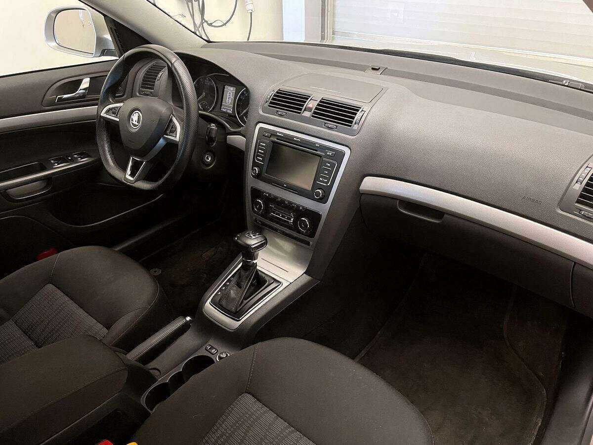 Купить Skoda Octavia с пробегом. Фото: #5