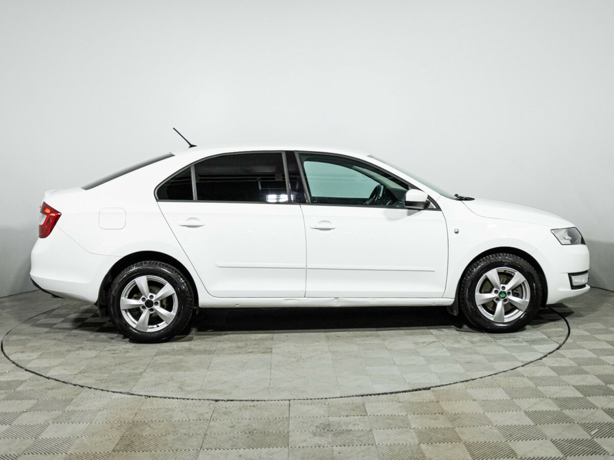 Купить Skoda Rapid с пробегом. Фото: #3