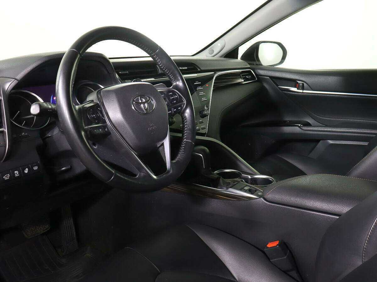Купить Toyota Camry с пробегом. Фото: #13
