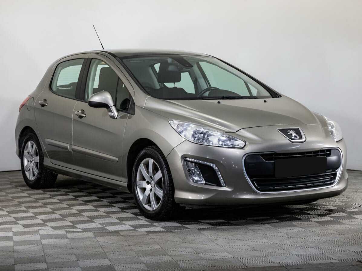 Купить Peugeot 308 с пробегом. Фото: #2